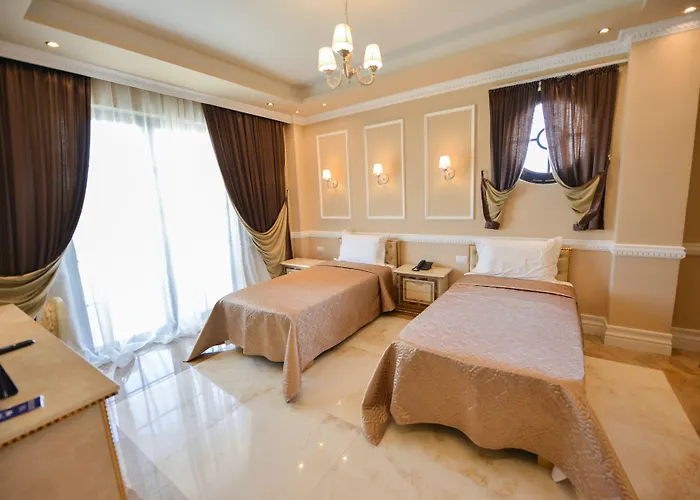 فندق Luani Arte 4*